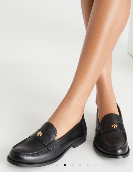 Tory Burch Classic Best-Selling Black Leather Loafers with Gold Emblem Size 6.5 main image 4